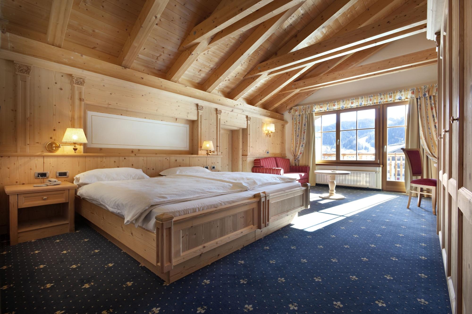 Th Corvara - Greif Hotel Bagian luar foto