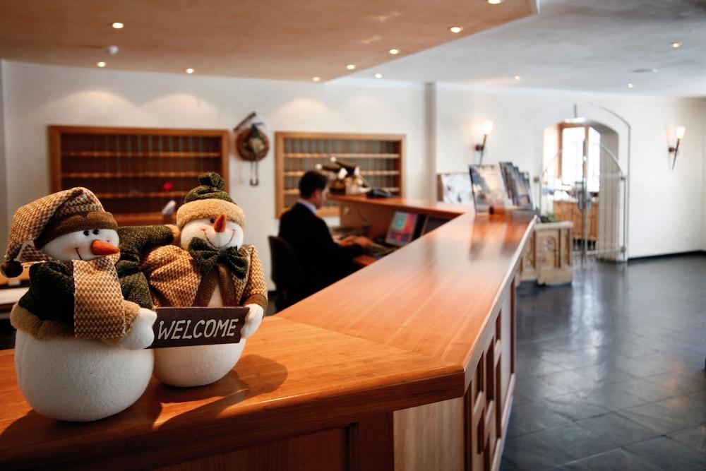 Th Corvara - Greif Hotel Bagian luar foto